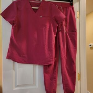 Fabletics Pink Scrub Set Jogger Size Small